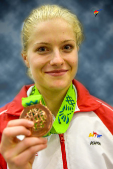 Nina KLÄY